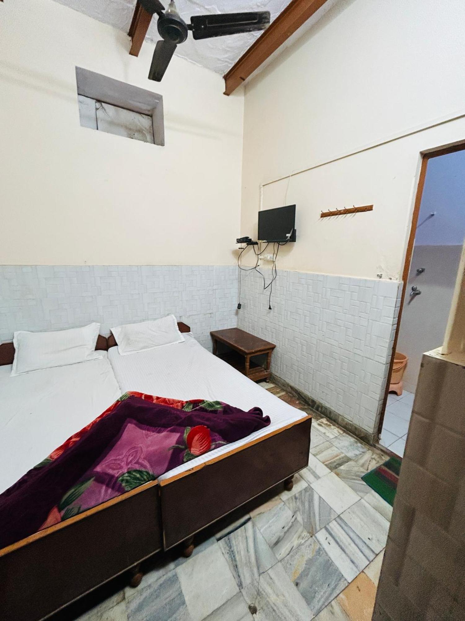 Satsang Lodge Βαρανάσι Εξωτερικό φωτογραφία